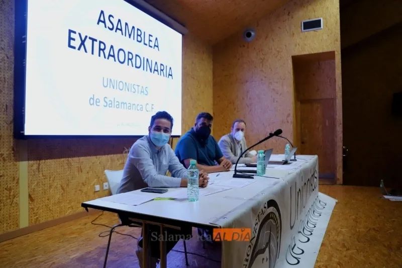 Foto 4 - Los socios de Unionistas votan a favor de subir los precios de los carnets: los colaboradores PRO...
