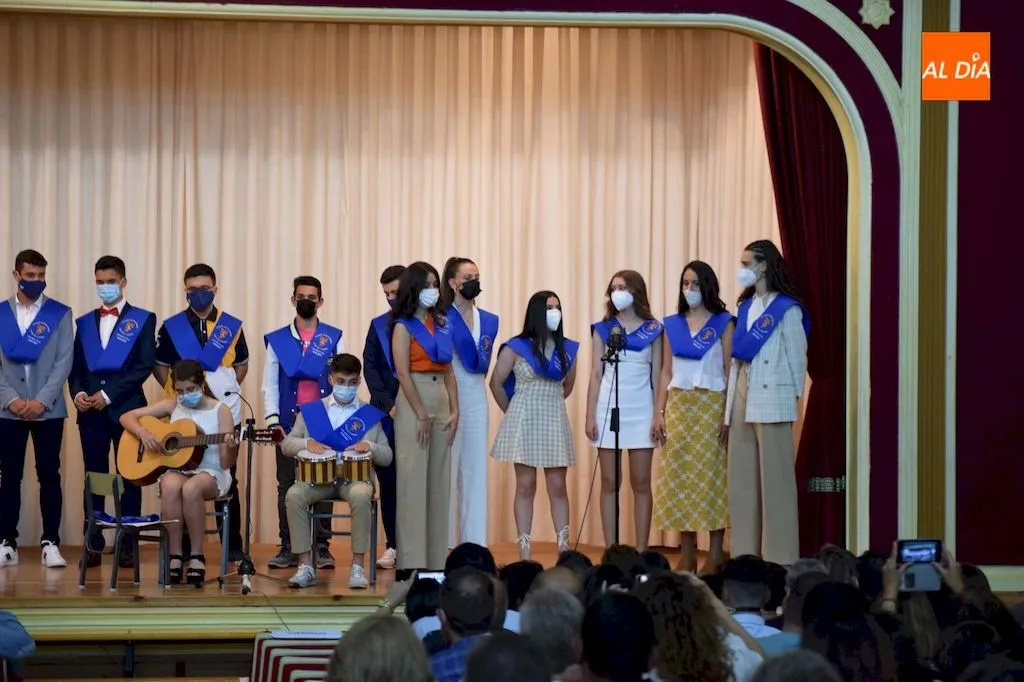 Foto 9 - Los alumnos de 4&ordm; de ESO se despiden del Colegio Santa Isabel