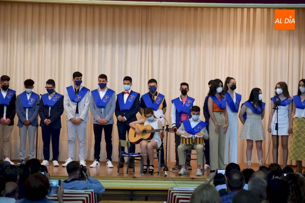 Foto 5 - Los alumnos de 4&ordm; de ESO se despiden del Colegio Santa Isabel