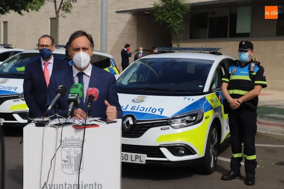Foto 8 - La Polic&iacute;a Local mejora sus equipamientos con 30 nuevos veh&iacute;culos