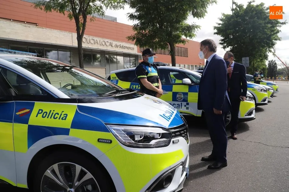 Foto 3 - La Polic&iacute;a Local mejora sus equipamientos con 30 nuevos veh&iacute;culos