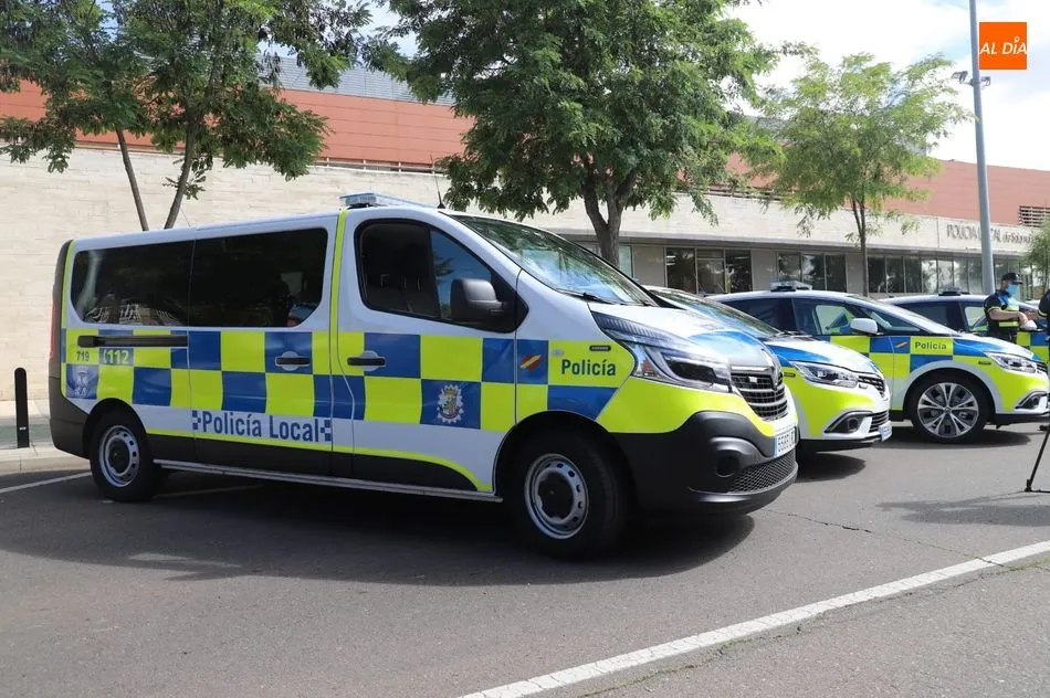 Foto 2 - La Polic&iacute;a Local mejora sus equipamientos con 30 nuevos veh&iacute;culos