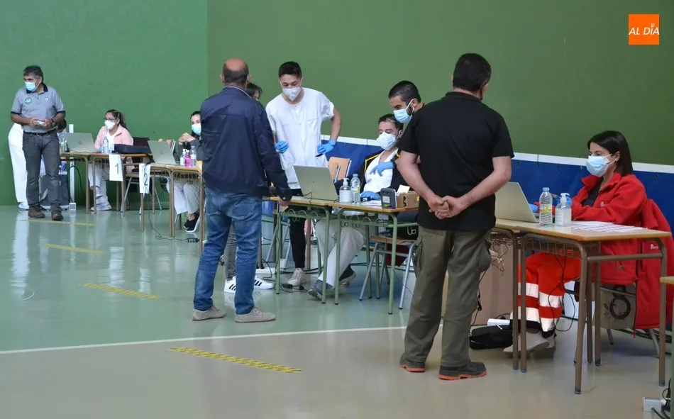 Foto 7 - Semana grande en la lucha contra el coronavirus con hasta 3 sesiones masivas de vacunaci&oacute;n  