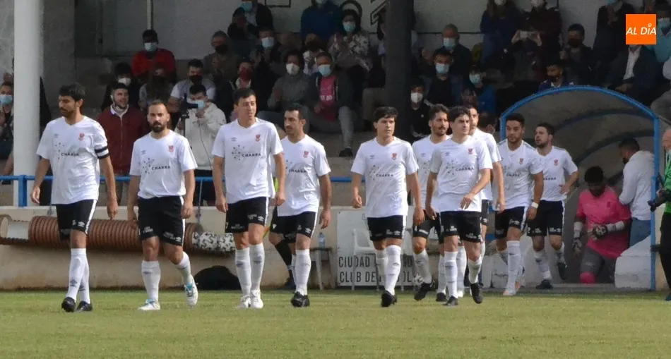 La plantilla del Ciudad Rodrigo anima a su afición a acompañarles el sábado en Segovia  