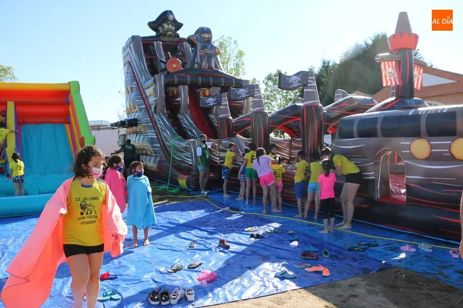 Foto 7 - El CD Los Leones se despide del curso en Vitigudino con una divertida fiesta  