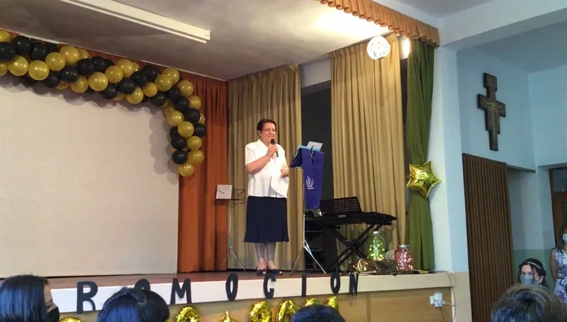 Foto 4 - El Colegio de la Encarnaci&oacute;n celebra una sentida graduaci&oacute;n de sus alumnos de 4&ordm; de la ESO