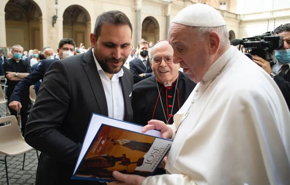 Foto 2 - El Papa Francisco recibe a Pablo Moreno en El Vaticano  
