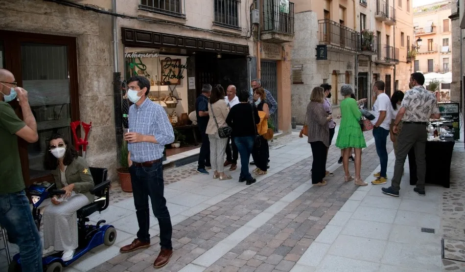 Foto 7 - Vecinos y comerciantes de la calle San Juan festejan la noche que da nombre a su v&iacute;a  