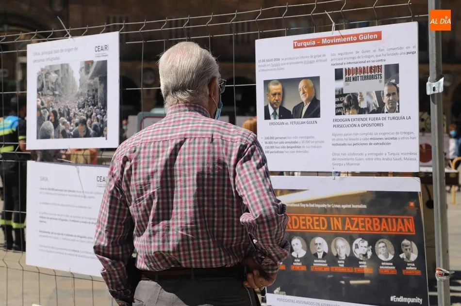 Foto 5 - Asociaciones salmantinas muestran en la Plaza Mayor la dura realidad de los refugiados