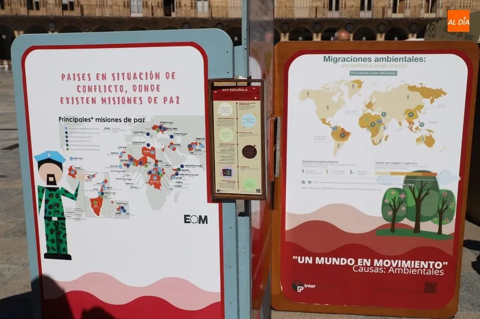Foto 4 - Asociaciones salmantinas muestran en la Plaza Mayor la dura realidad de los refugiados