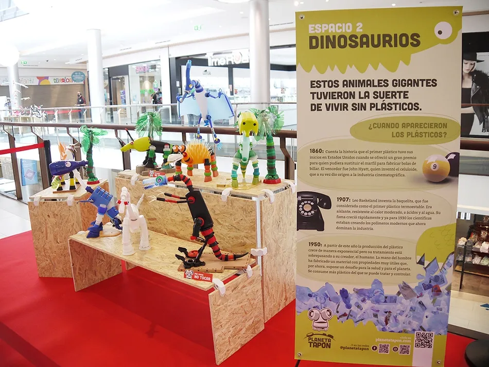 Foto 6 - El Tormes inaugura Planeta Tap&oacute;n, una exposici&oacute;n de arte sostenible