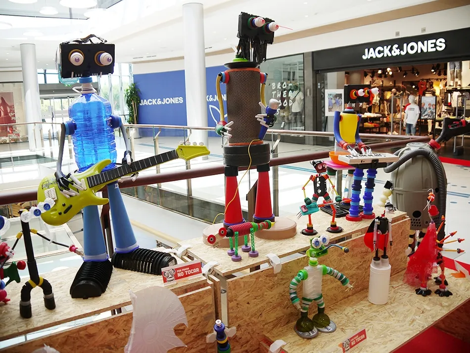 Foto 5 - El Tormes inaugura Planeta Tap&oacute;n, una exposici&oacute;n de arte sostenible