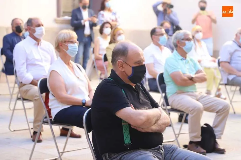 Foto 7 - La muestra &lsquo;Po&eacute;ticas de Salamanca&rsquo; rinde homenaje a la provincia