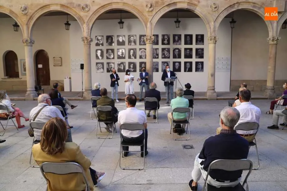 Foto 2 - La muestra &lsquo;Po&eacute;ticas de Salamanca&rsquo; rinde homenaje a la provincia