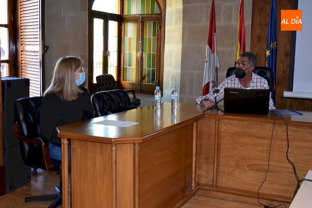 Foto 4 - Manuel P&eacute;rez clausura el ciclo Provincia Universitaria con su ponencia sobre la iconograf&iacute;a...
