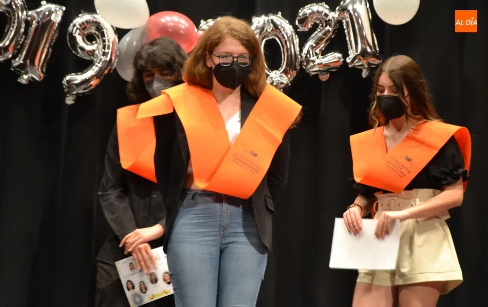 Foto 11 - El IES Tierra despide en el Teatro Nuevo a la &ldquo;generaci&oacute;n del esfuerzo&rdquo;  