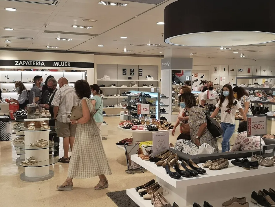 Foto 3 - Primer d&iacute;a de las Rebajas de verano en El Corte Ingl&eacute;s&nbsp;