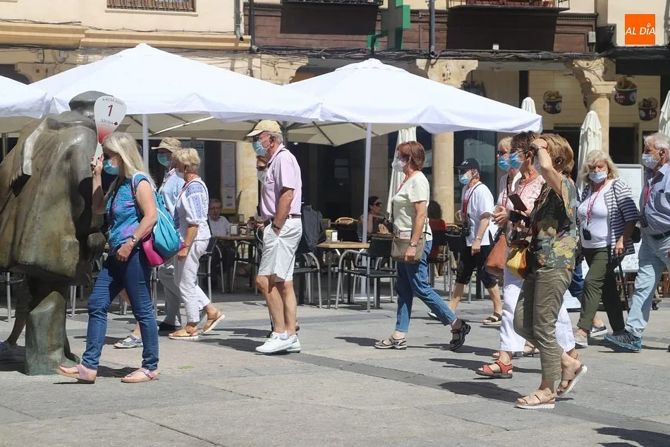 Foto 9 - El p&uacute;blico en Salamanca se resiste dejar de utilizar la mascarilla