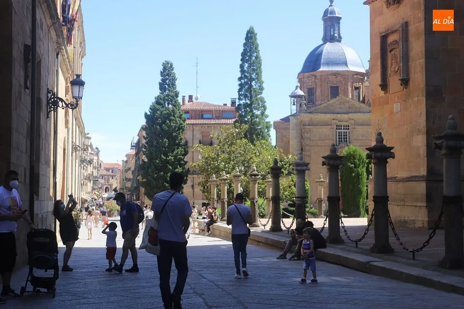 Foto 6 - El p&uacute;blico en Salamanca se resiste dejar de utilizar la mascarilla