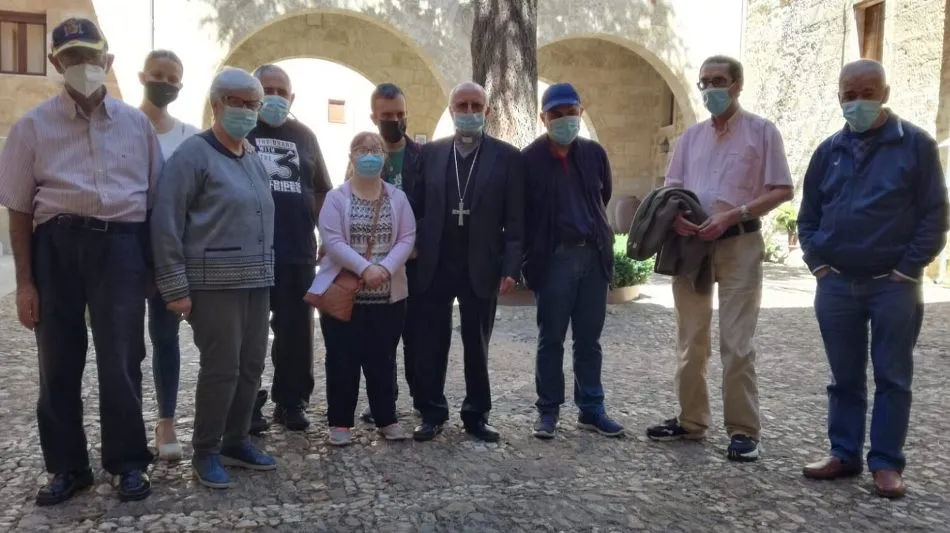 Usuarios de Asprodes realizan una visita al Palacio Episcopal  