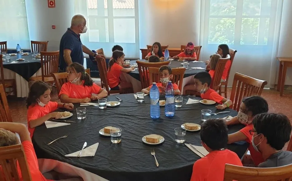 Foto 10 - La Diputaci&oacute;n facilita a 40 ni&ntilde;os de la provincia disfrutar del deporte y la naturaleza en...