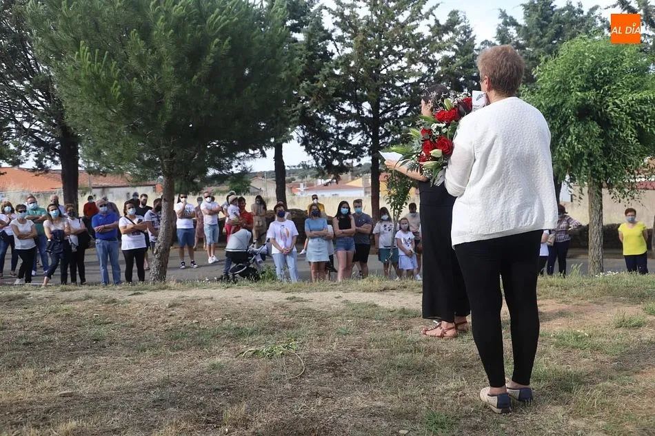 Foto 3 - Vecinos recuerda a Mario Casal tras un a&ntilde;o sin esclarecerse su muerte