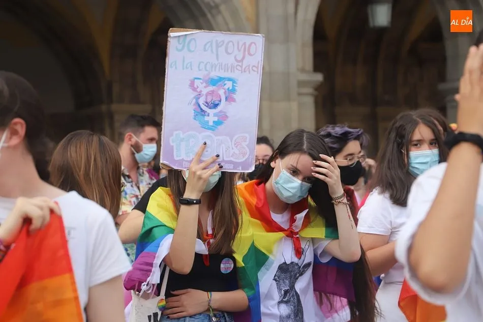 Foto 4 - El colectivo LGTB reivindica sus derechos en Salamanca: &ldquo;Soy maric&oacute;n de Castilla y Le&oacute;n&rdquo;