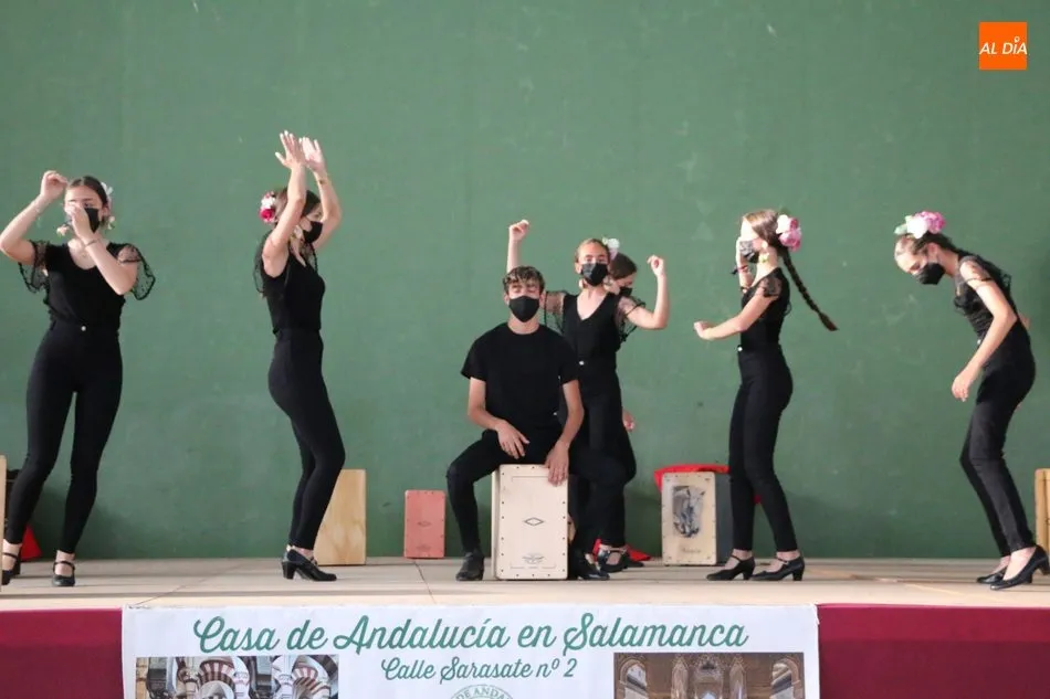 Foto 8 - Arrancan las fiestas en Villar de Peralonso con una bonita actuaci&oacute;n de sevillanas  