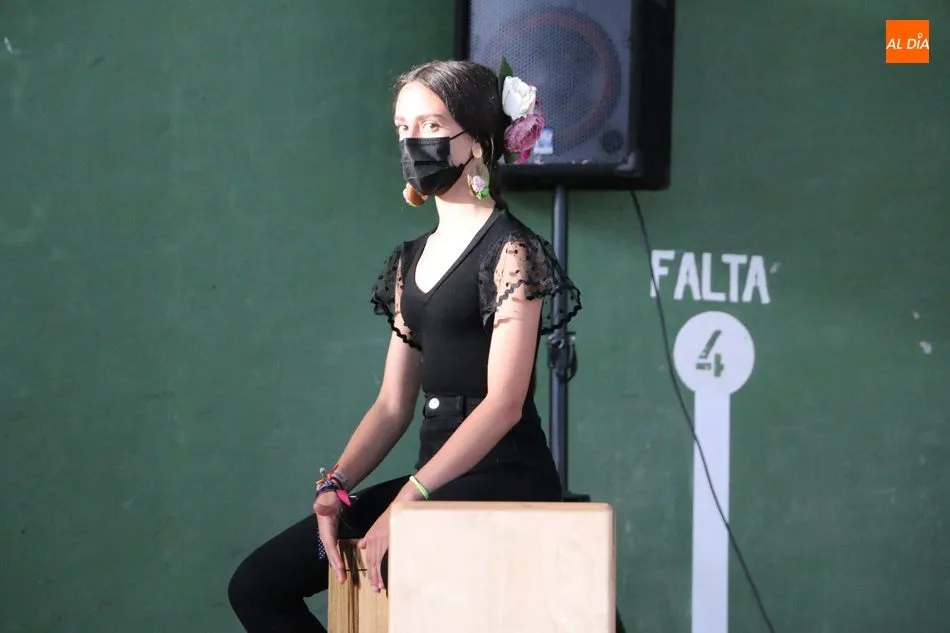 Foto 7 - Arrancan las fiestas en Villar de Peralonso con una bonita actuaci&oacute;n de sevillanas  