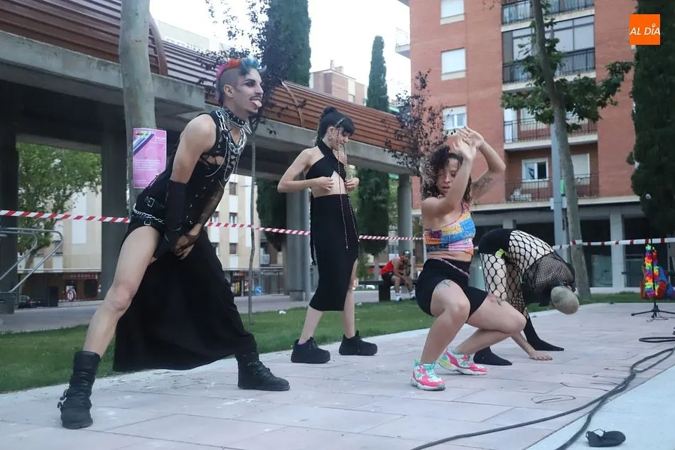 Foto 9 - Las Drag Queens animan el d&iacute;a del Orgullo Charro 2021