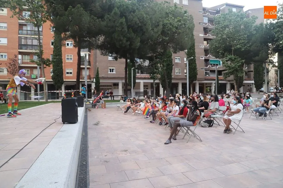 Foto 3 - Las Drag Queens animan el d&iacute;a del Orgullo Charro 2021