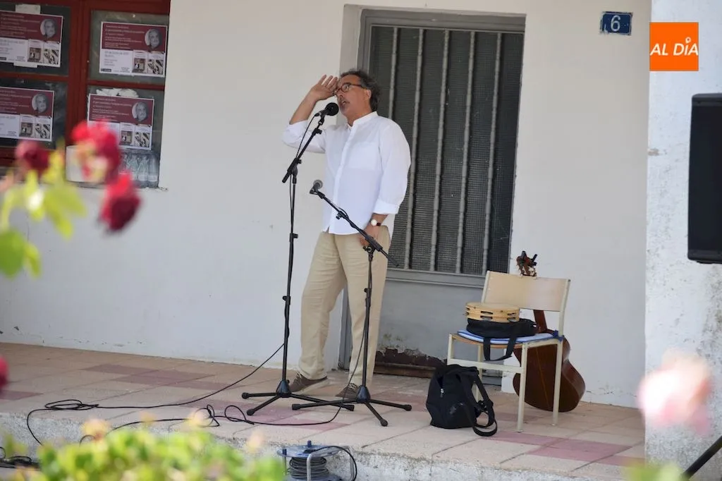 Foto 5 - Santa In&eacute;s acoge la presentaci&oacute;n de dos publicaciones del periodista Valent&iacute;n Mart&iacute;n