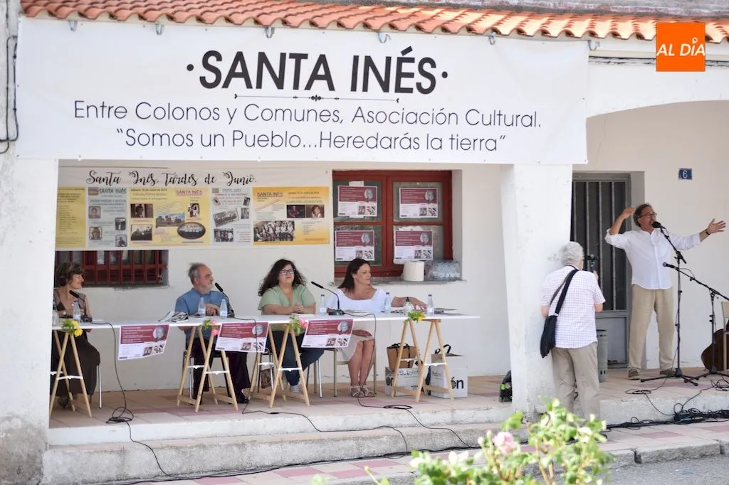 Foto 4 - Santa In&eacute;s acoge la presentaci&oacute;n de dos publicaciones del periodista Valent&iacute;n Mart&iacute;n