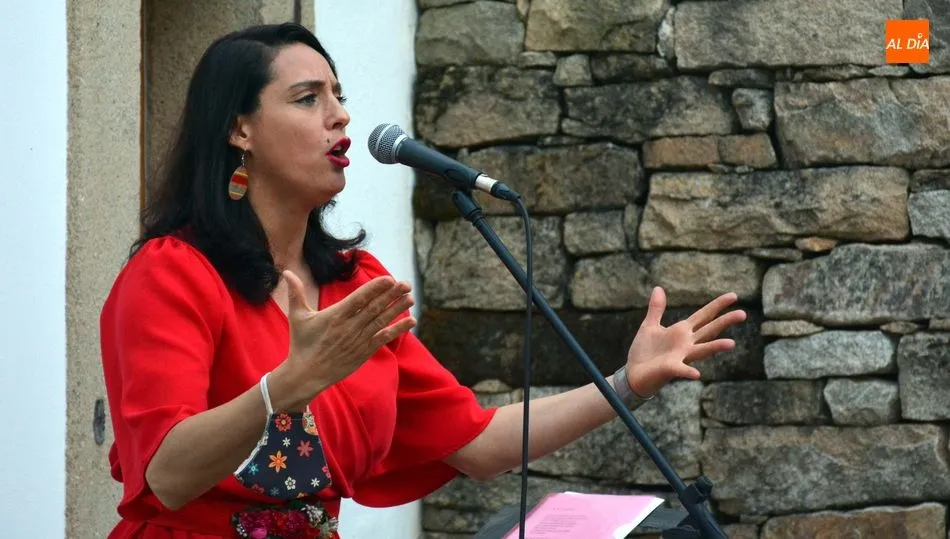 Foto 4 - Encuentro de la literatura y la m&uacute;sica en la gala de entrega de los premios del certamen Carmen...