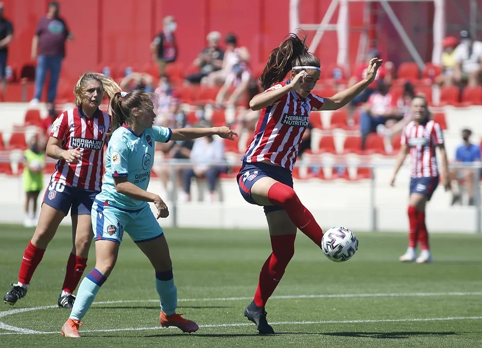 Carmen en pleno partido | Foto: Atlético de Madrid (Alberto Molina)