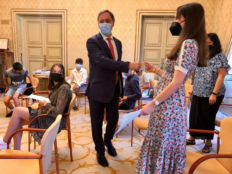 Foto 2 - El alcalde agradece a escolares salmantinos sus proyectos para mejorar el futuro  