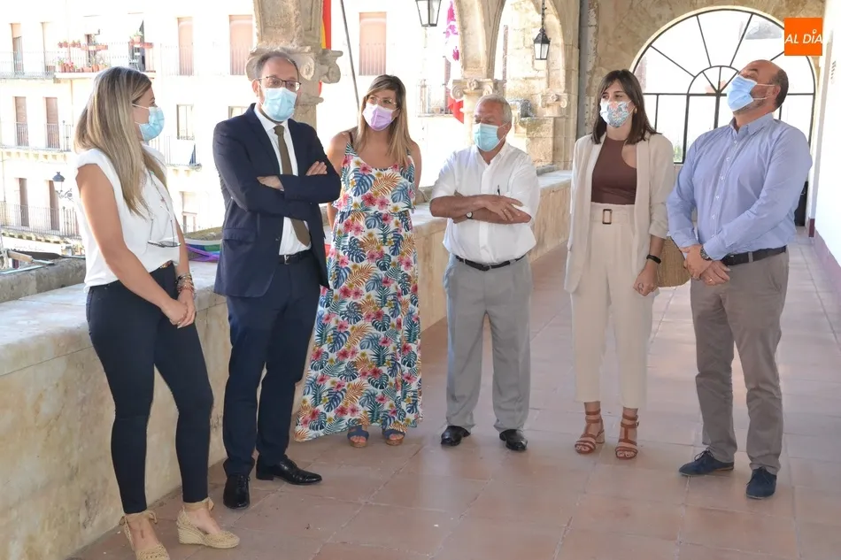 Foto 7 - Ciudad Rodrigo renueva su compromiso con el D&iacute;a Internacional del Orgullo LGTBIQ+  