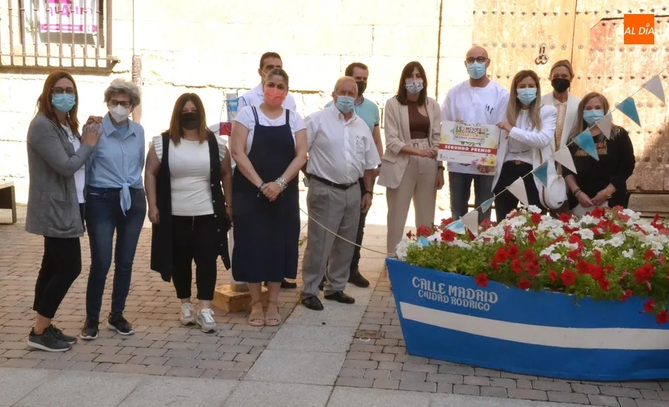 Foto 8 - Entregados en una ruta zona a zona los premios del Concurso de Decoraci&oacute;n Primaveral  