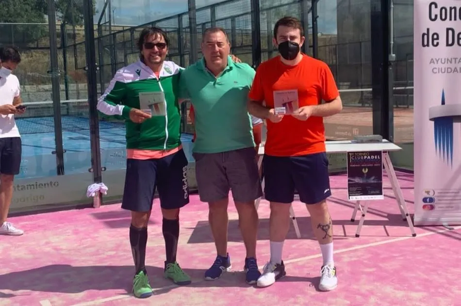 Foto 9 - Luismi y Goyo, &Aacute;ngela y Silvia, y Sergio y Lupe triunfan en el 1&ordm; Torneo del Club de P&aacute;del  