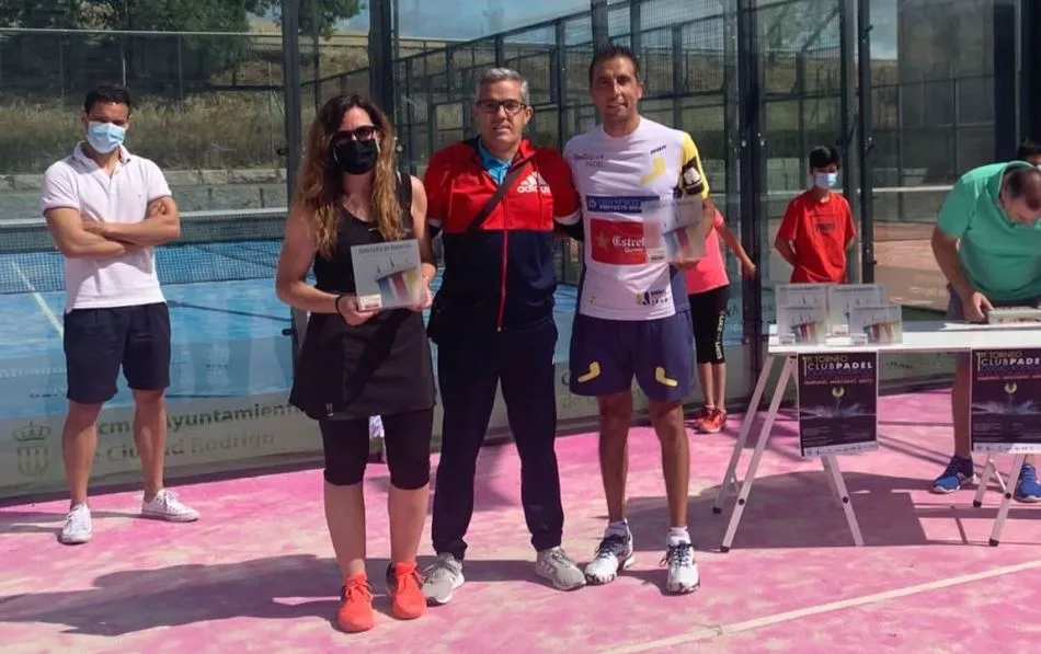 Foto 6 - Luismi y Goyo, &Aacute;ngela y Silvia, y Sergio y Lupe triunfan en el 1&ordm; Torneo del Club de P&aacute;del  