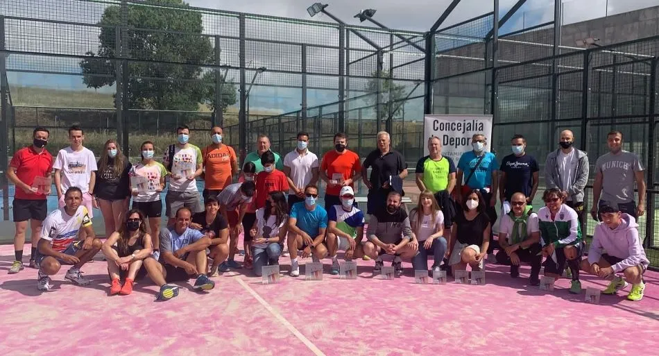 Luismi y Goyo, Ángela y Silvia, y Sergio y Lupe triunfan en el 1º Torneo del Club de Pádel  