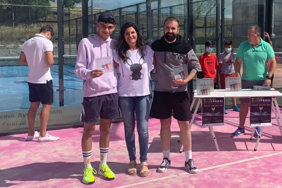 Foto 2 - Luismi y Goyo, &Aacute;ngela y Silvia, y Sergio y Lupe triunfan en el 1&ordm; Torneo del Club de P&aacute;del  