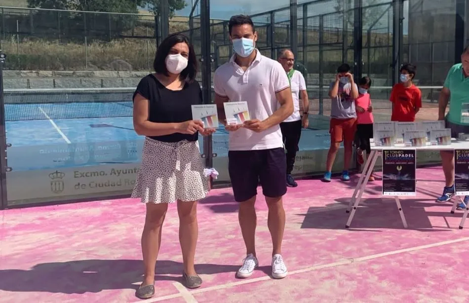 Foto 5 - Luismi y Goyo, &Aacute;ngela y Silvia, y Sergio y Lupe triunfan en el 1&ordm; Torneo del Club de P&aacute;del  