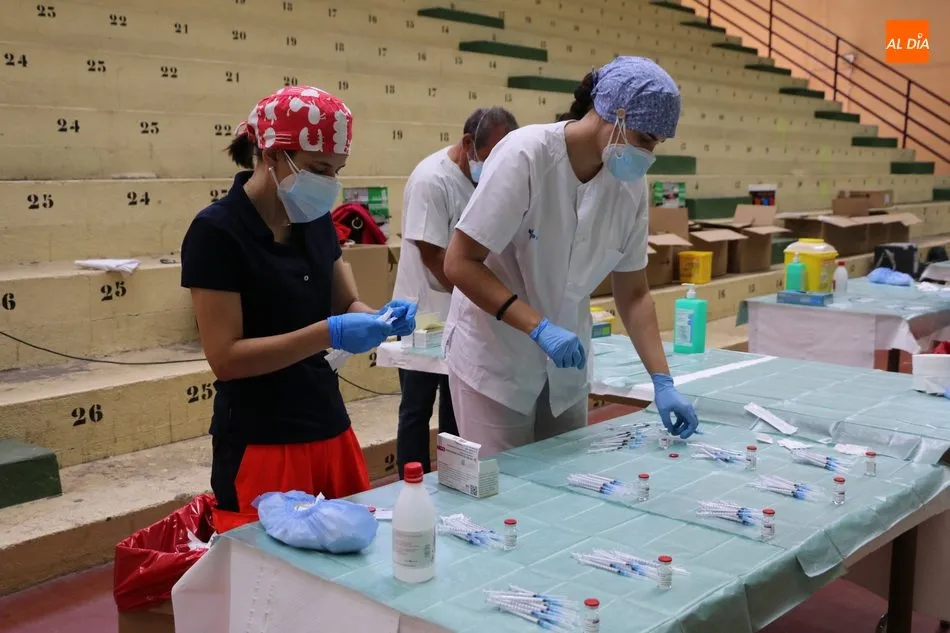Foto 3 - Golpe importante a la COVID-19 tras la vacunaci&oacute;n completa de casi un millar de personas...