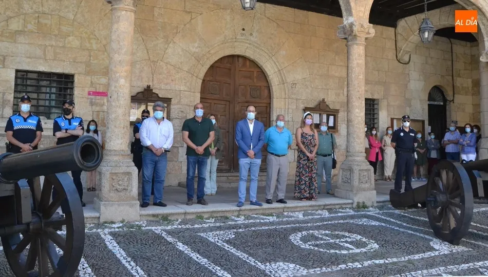 Ciudad Rodrigo se suma al minuto de silencio en memoria de la mujer de Doñinos asesinada  