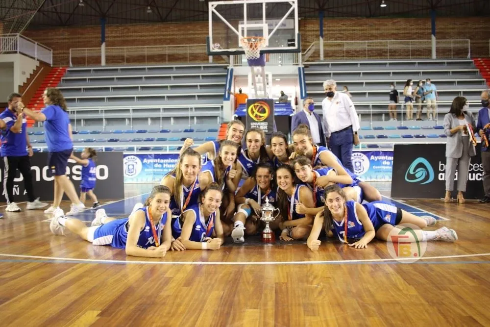 Foto 2 - El junior del Perfumer&iacute;as Avenida, subcampe&oacute;n de Espa&ntilde;a por segunda vez en la historia del club