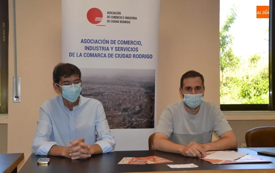 Lanzada una campaña con descuentos y sorteos para animar comercialmente el mes de julio  