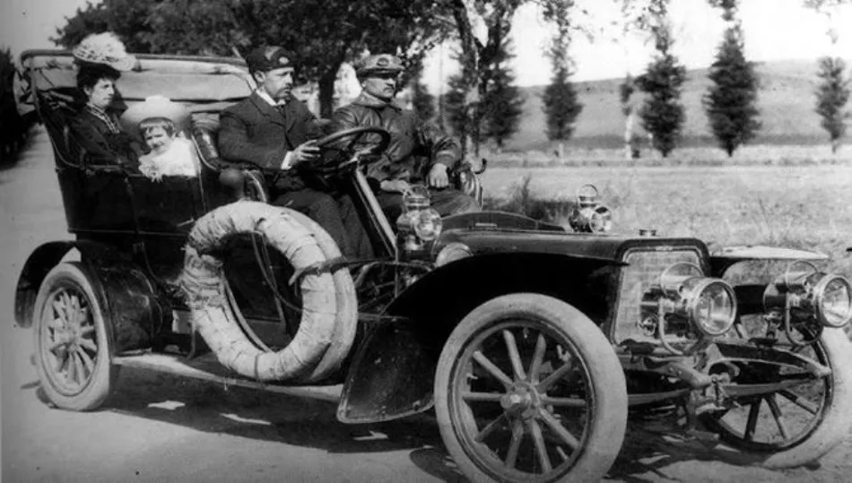 El primer coche en Salamanca
