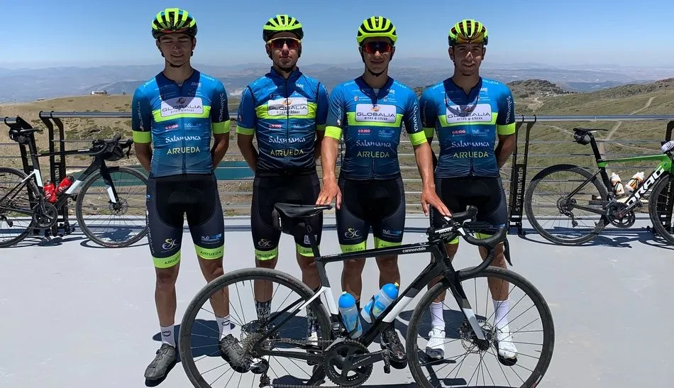  Antonio Barbero, Gabriel Ochando, Ismael Guzmán y Alejandro Rodríguez se preparan en Sierra Nevada