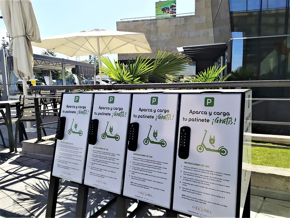 Foto 2 - El Tormes instala el primer parking cargador de patinetes el&eacute;ctricos de la provincia    &nbsp;  